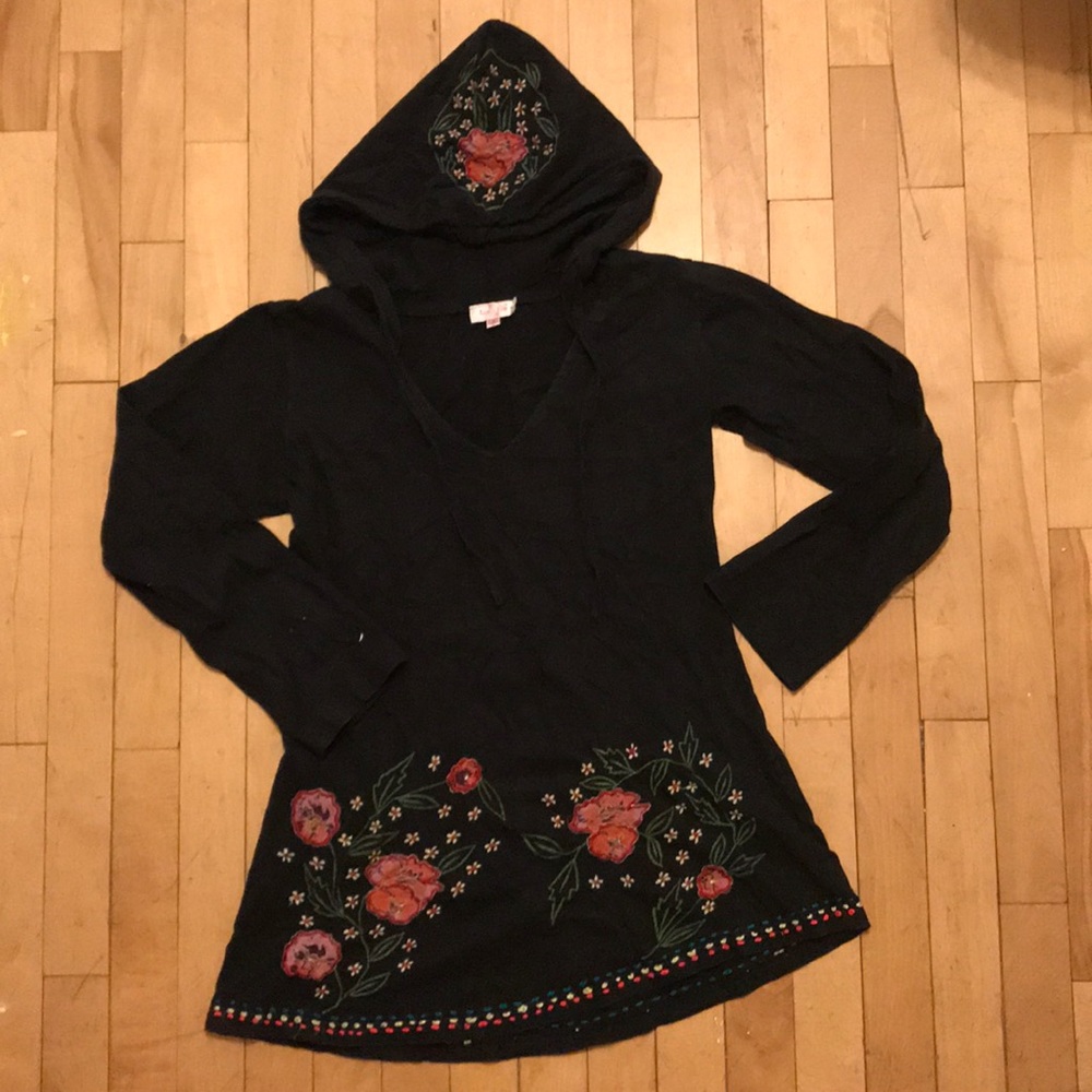 Embroidered hooded sweater